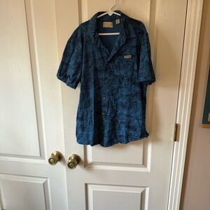 C28  Weatherproof Blue Tropical Shirt